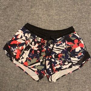 Lululemon Hotty Hot Size 8 EUC